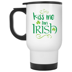 11 oz. coffee mug with green design - Kiss me. I'm Irish.